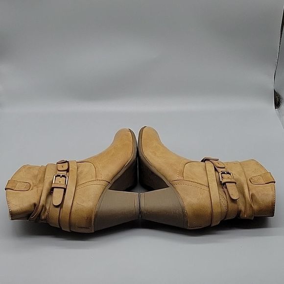 Corkys Women's Sz 8 Midnight Faux Fur Lined Buckle Vegan Ankle Boots Camel Brown - Picture 6 of 10